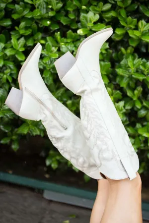 SALE-Oasis Society-Samara Boots-White